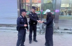 冰城街头藏蓝身影的24小时